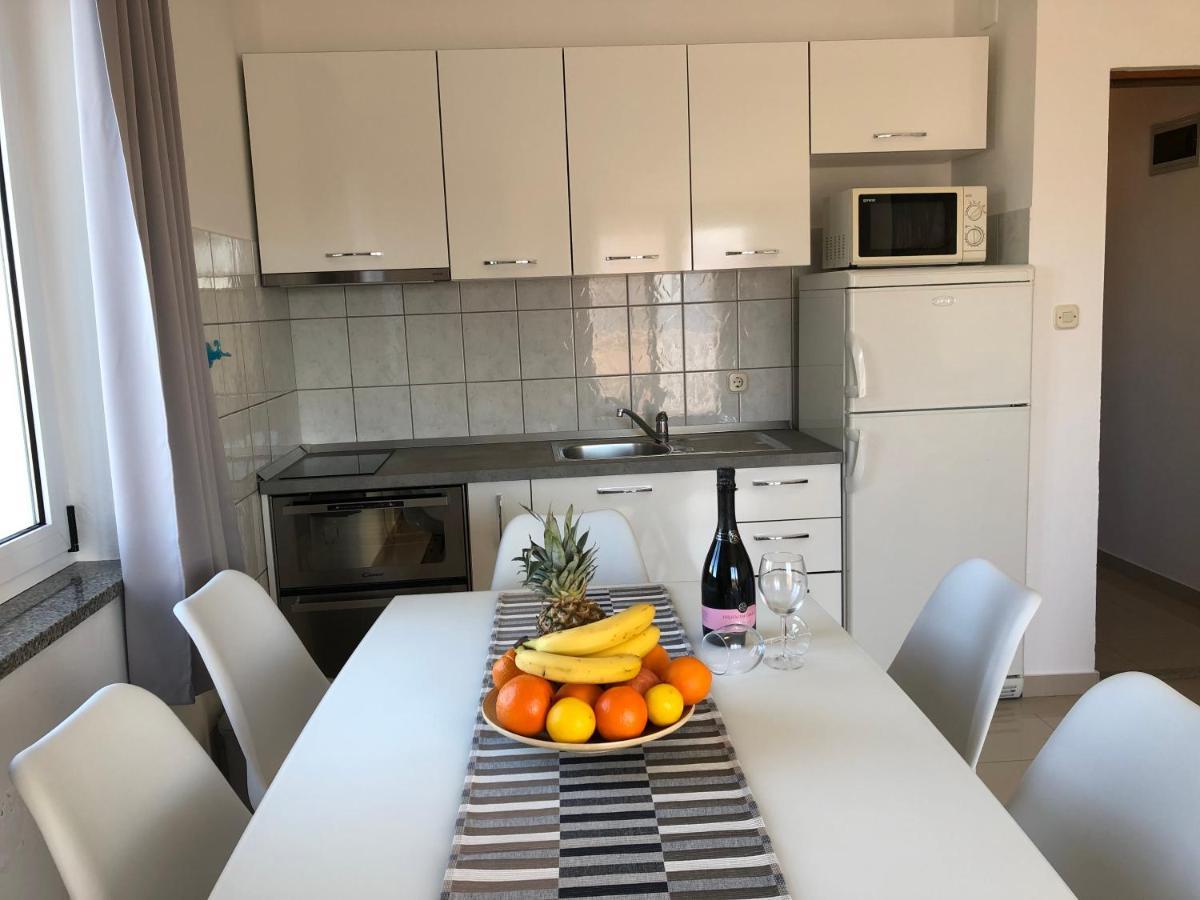Apartments Saric Биоград на Мору Екстериор снимка