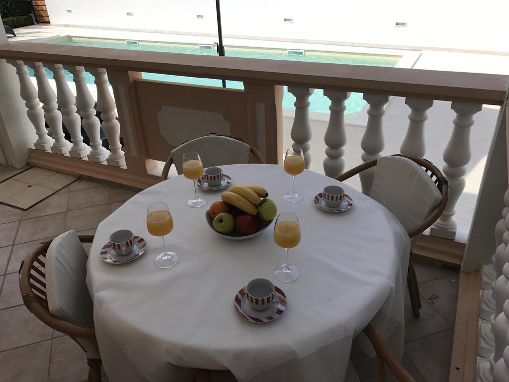 Apartments Saric Биоград на Мору Екстериор снимка
