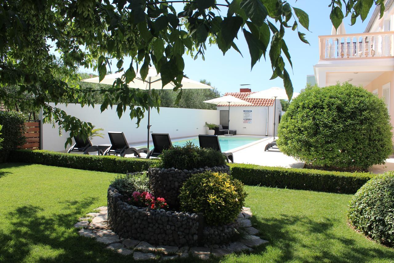 Apartments Saric Биоград на Мору Екстериор снимка