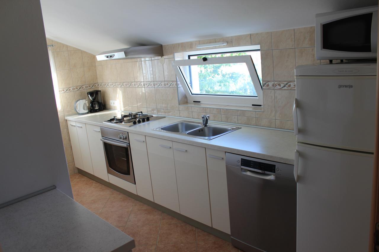 Apartments Saric Биоград на Мору Екстериор снимка